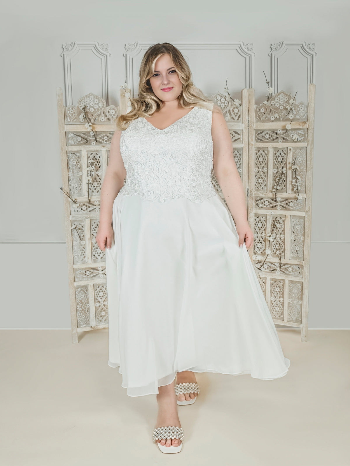 Short plus-size wedding dress for a civil ceremony – Atelier Jana Paulin