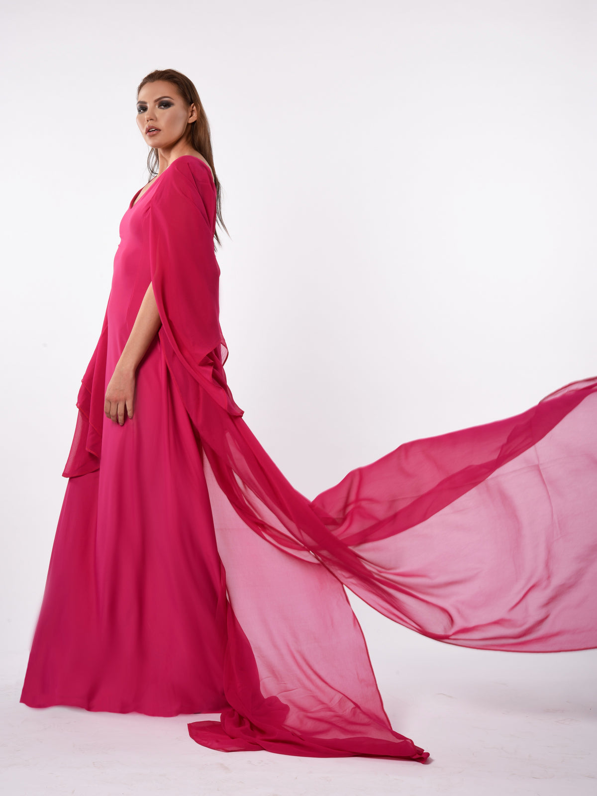 Pinkes Kleid mit fließendem Stoff – Colorful Couture Atelier Jana Paulin